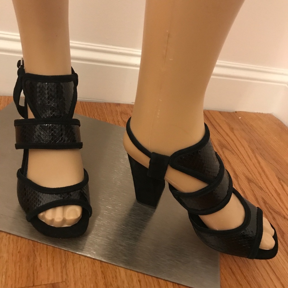 Saks Fifth Avenue Snake Patent leather suede shoes